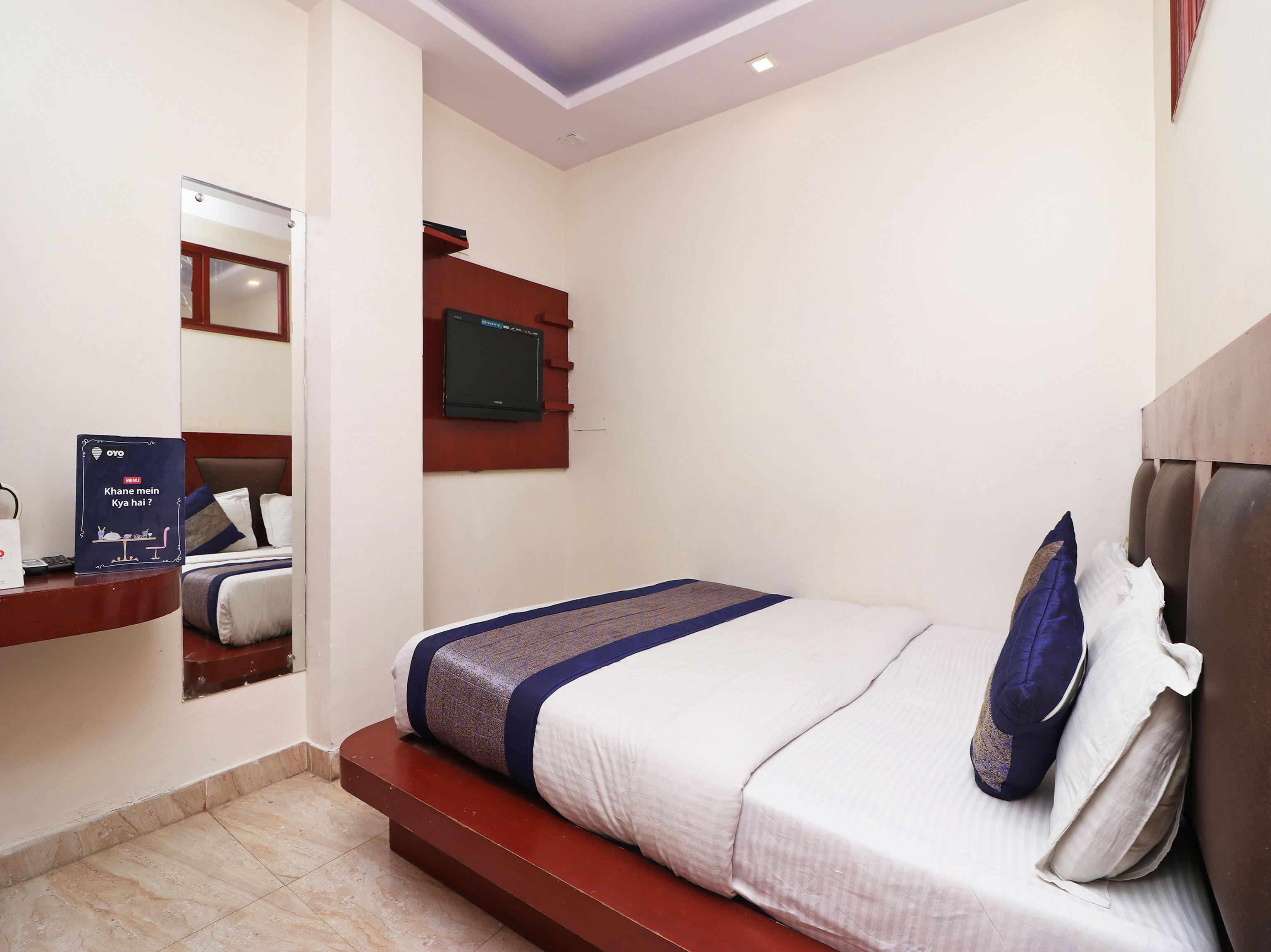 Oyo 6169 Hotel Prem Deluxe Нью-Дели Экстерьер фото